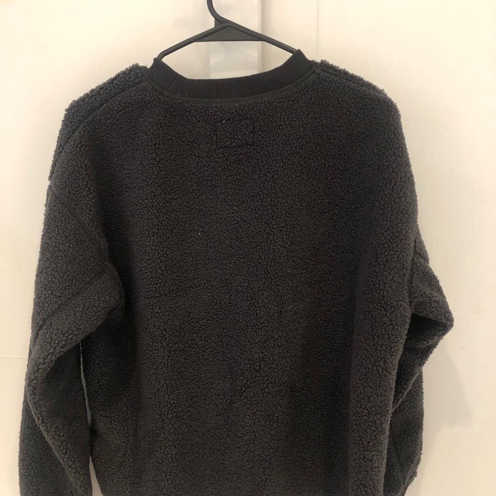 American Eagle crew neck fuzzy grey sweatshirt